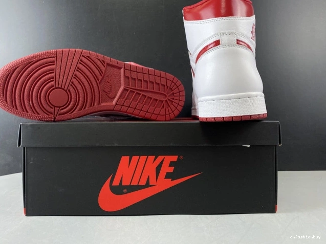 1 555088-103 Metallic Jordan Red Air Retro (2017) 0715